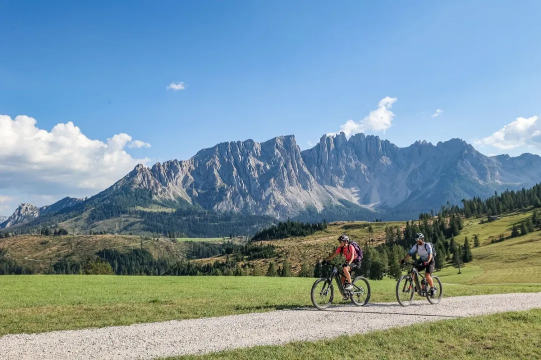 Rosadira Bike Days, a giugno workshop e tour in bici tra le montagne della Val d'Ega