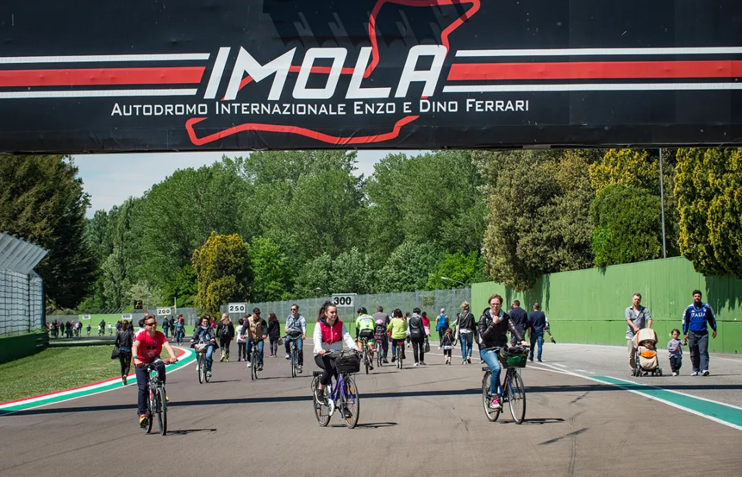 Imola   Autodromo in bici