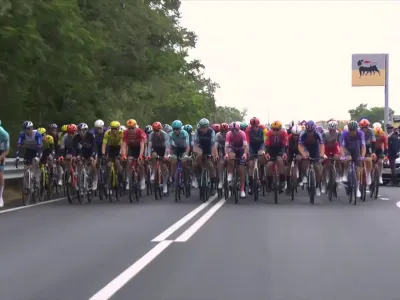 Video Pronti, partenza e fuga! Luca Paletti fa il coraggioso al km 0 e cerca subito un attacco prima della salita