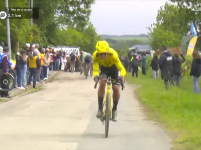 Video Fiorelli, che forza! Filippo stacca tutti dopo lultimo tratto di pavé: rivivi lo scatto decisivo dellitaliano della Visma Lea
