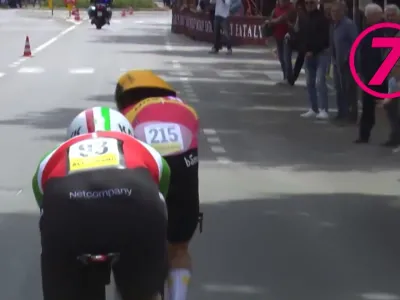 Video Filippo Ganna come uno squalo nella cronometro Viareggio-Massa poi vinta dal verbanese: in video i 7 sorpassi fatti da Pippo
