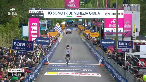 Che Potenza Arrieta! Cade, sbaglia strada, ma riprende Eulalio e vince sulla rampa. Il portoghese è in rosa. il video del pazzo finale