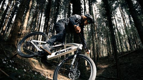Fantic Sierra Race: la nuova e-MTB full carbon con Bosch Performance Line CX Gen5