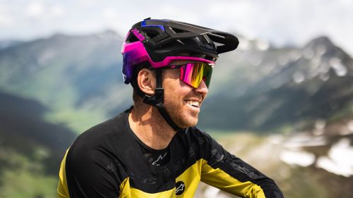 Julbo EDGE: gli occhiali pensati per MTB ed enduro tra leggerezza, visione ampia e cambio lente magnetico