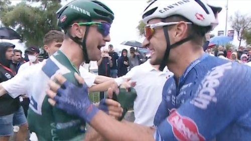 Vuelta, campenaerts e schmid provano lo scherzetto, ma groves fa tris dopo un incredibile inseguimento: rivivi la volata
