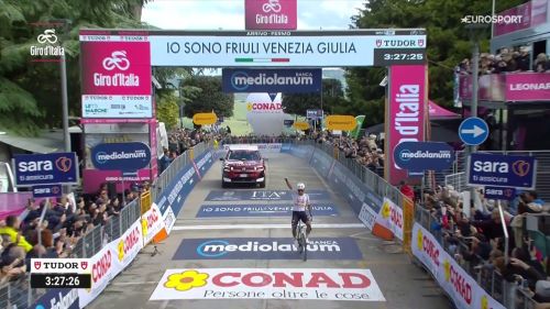 Narvaez fa doppietta sui muri marchigiani, sua l'8ª tappa: rivivi l'arrivo