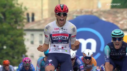 Altro che fuga! paul magnier batte ancora jonathan milan e zambanini allo sprint di pieve di soligo: rivivi la volata