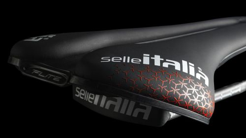 Selle italia 2021 flite boost pro team kit carbonio superflow close up1