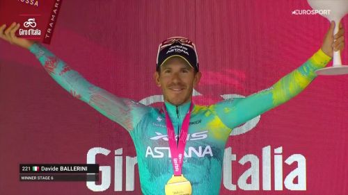 L'italia si sblocca con davide ballerini: rivivi la premiazione di napoli dopo il successo nella volata a due con stuyven
