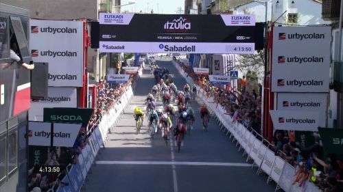 Caleb ewan torna dagli inferi! vince una tappa world tour 3 anni dopo l'ultima volta: rivivi la volata