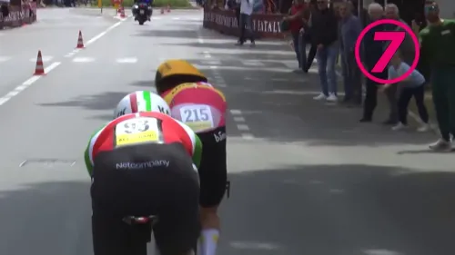 Filippo Ganna come uno squalo nella cronometro Viareggio-Massa poi vinta dal verbanese: in video i 7 sorpassi fatti da Pippo