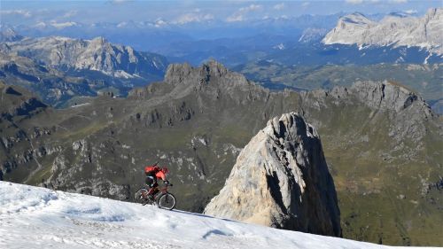 Marmolada mtb punta rocca bergstation 3265mt, discesa ghiacciaio della marmolada e lago della fedaia