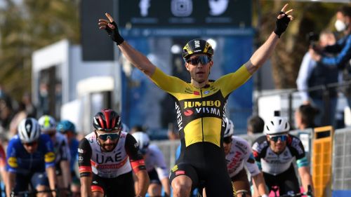 Van Aert lascia subito il segno: la prima tappa della Tirreno-Adriatico è sua!