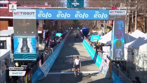 A prati di tivo pogacar sfila la maglia a van aert - tirreno adriatico
