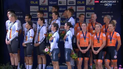 Europei ciclismo 2021: inno di mameli e grande emozione, rivivi il podio azzurro nella mixed relay