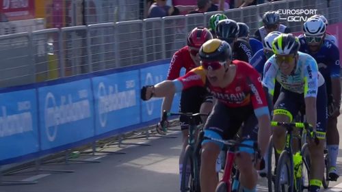 jonathan milan da impazzire a san salvo! volata del giro dominata, rivivi l'arrivo