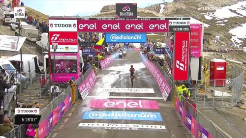 Santiago buitrago da solo alle tre cime di lavaredo, al colombiano la tappa regina del giro d'italia: rivivi l'arrivo