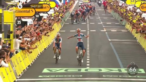 Tour, numero spaziale di bardet a rimini: vince dopo 50 km di fuga, van aert toglie l'abbuono a pogacar. rivivi l'arrivo