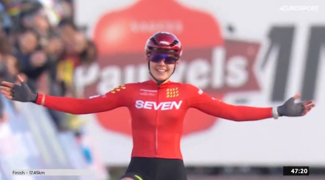 La prima di Aniek van Alphen nell'arena di Flamanville, Nys non perdona e firma la doppietta