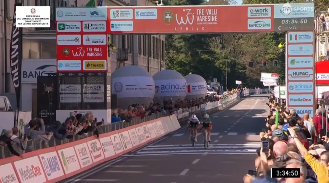Longo Borghini-Vollering, fantastico duello a Varese e il tricolore svetta per una Tre Valli da sogno