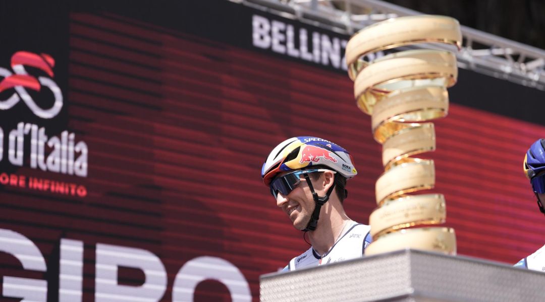 Al Tour esplode il ciclomercato: Hindley dice