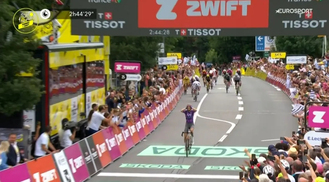 Clamoroso colpo di Mavi Garcia nella 2^ tappa del Tour: a Quimper la grande beffata è Lorena Wiebes