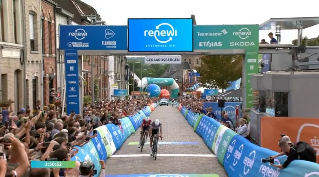 Van der Poel su De Lie, che sfida al Renewi! Narvaez beffa Sheehan in Germania, Vendrame che colpo al Limousin