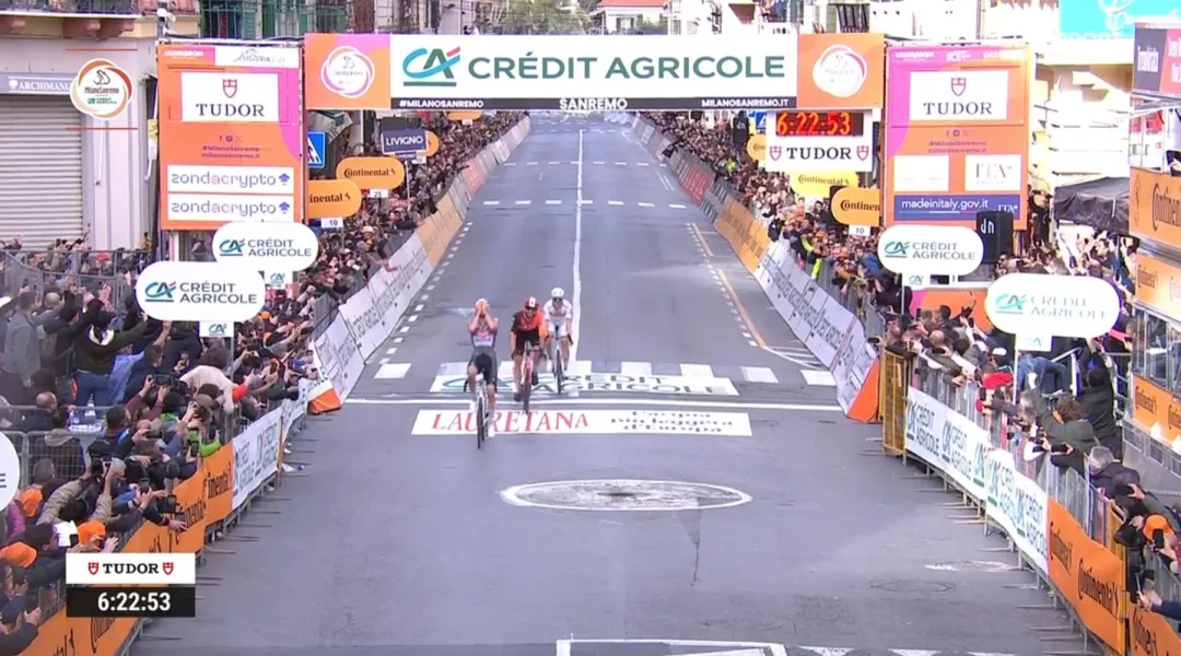 Una Sanremo... pazzesca! Leggendario bis di Van der Poel su un Ganna eroico e un Pogacar... senza parole