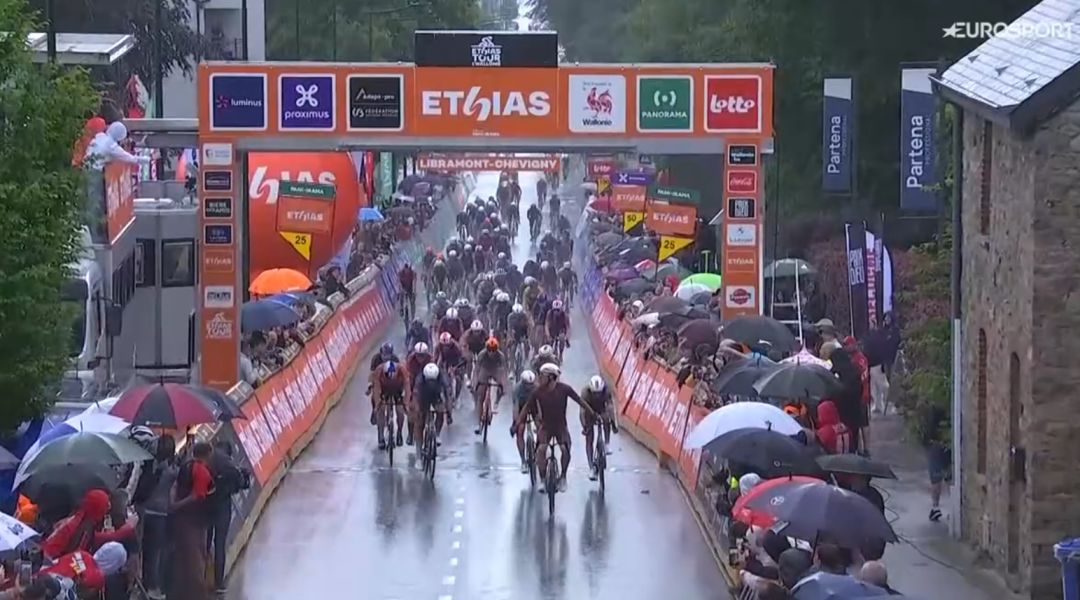 Sorpresona nella 2^ tappa del Giro di Vallonia: sotto la pioggia di Libramont domina allo sprint Ben Oliver