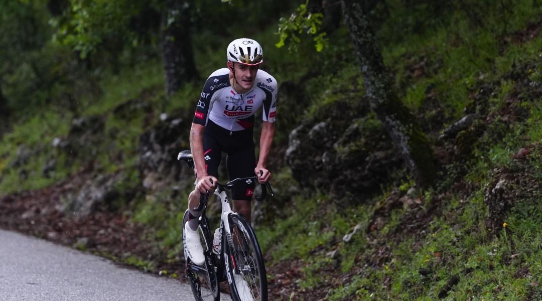 C'è il 98° Giro della Toscana con il Monte Serra e tanti big. Nel vento di Siviglia, tutto piatto per la 17^ della Vuelta