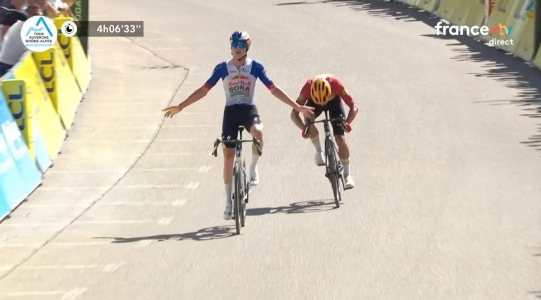 Per Van Gils rientro super, il primo arrivo in salita dell'Auvergne-Rhone-Alpes è Red Bull; Seixas-Del Toro staccano tutti