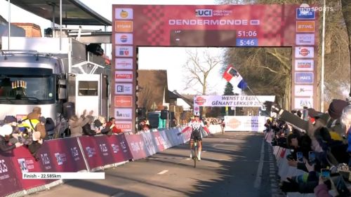 Lucinda Brand è una divinità, la striscia prosegue a Dendermonde. Senza MVDP, torna a gridare Nys