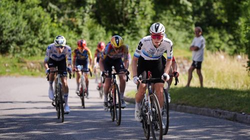 Deminator, ecco la prima gemma al Giro! S. Stefano di Cadore è sua davanti a Van der Breggen, solida in rosa