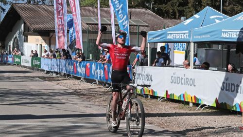 A Nalles le firme iridate di Laura Stigger e Mathias Flueckiger, fantastico Bosio tra gli junior