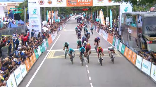 La CRO Race si apre nel segno del solito Magnier, gran bis di Malucelli in Malesia bruciando Kristoff