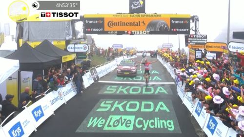 Arensman, grande impresa a chiudere il trittico pirenaico! Pogacar controlla Vingegaard e guadagna ancora
