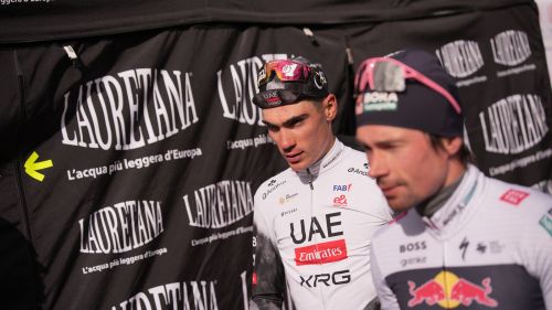 Tappa da fuga verso Castelraimondo: il Giro arriva nelle Marche, occhio alle trappole prima delle strade bianche
