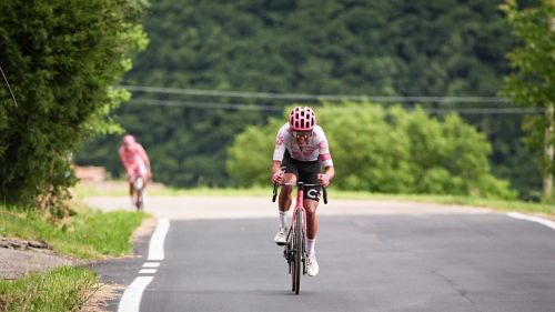 La stoccata di Carapaz a C. Monti accende il Giro e Del Toro... vola in rosa: oggi sprint a Viadana?