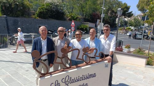 Il Poggio di Sanremo si rifà il look: inaugurata la nuova Piazza della Libertà con il Diablo Chiappucci
