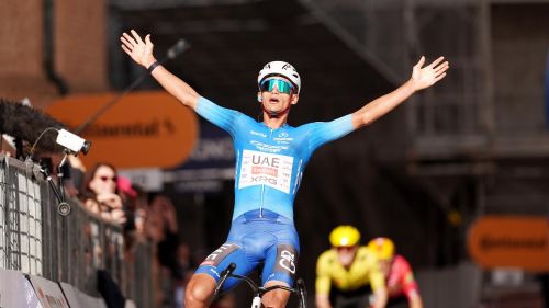 La UAE ha deciso: ecco la corazzata per supportare Pogacar a Sanremo, e con questo Del Toro...