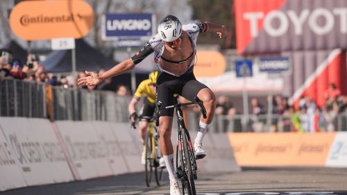 Del Toro si prende tutto a Jebel Hafeet! Tiberi deve inchinarsi ed &egrave; 2&deg; nella generale dell'UAE Tour