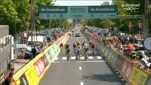 Gran rimonta di Demare, è sua la Brussels Classic su Andresen, Meeus e un pimpante Girmay