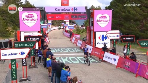 Straripante Vollering: Deminator fa il vuoto alla Vuelta, tappa e maglia roja a Lagunas de Neila