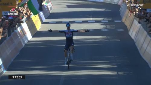 La cavalcata di Nico Denz a Cesano Maderno: anticipato lo sprint di Maestri, big tranquilli prima dei tapponi