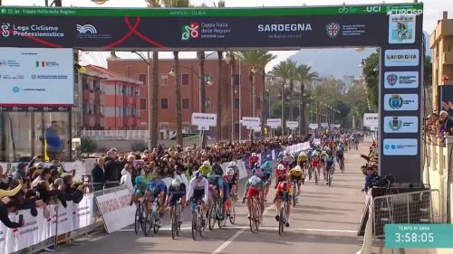 Brennan e Visma da padroni alla Kuurne, ma che Italia con Mozzato e Trentin. Donati bis nel Sardegna di Zana