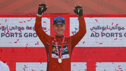 Con Pogacar in giallo, oggi a Bordeaux si attende il secondo sprint. Evenepoel, una furia su Lipowitz: 