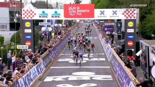 Un vero colpaccio per Anders Foldager alla Freccia del Brabante. Adam Yates, tappa e maglia in Galizia