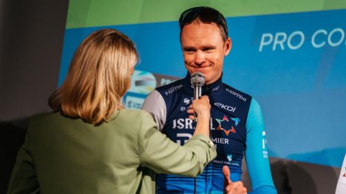 Nuovo, grave incidente per Chris Froome: travolto in allenamento, operato oggi per fratture vertebrali