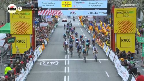 Nel Catalunya dominato da Vingegaard è volata di Gilmore su Godon ed Evenepoel a Barcellona