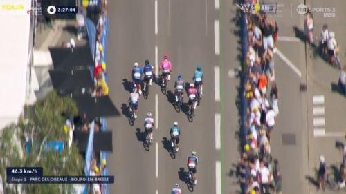 Alberto Dainese ad un soffio dal 1&deg; successo stagionale, Noah Hobbs lo salta nella volatona che apre il Tour de l'Ain